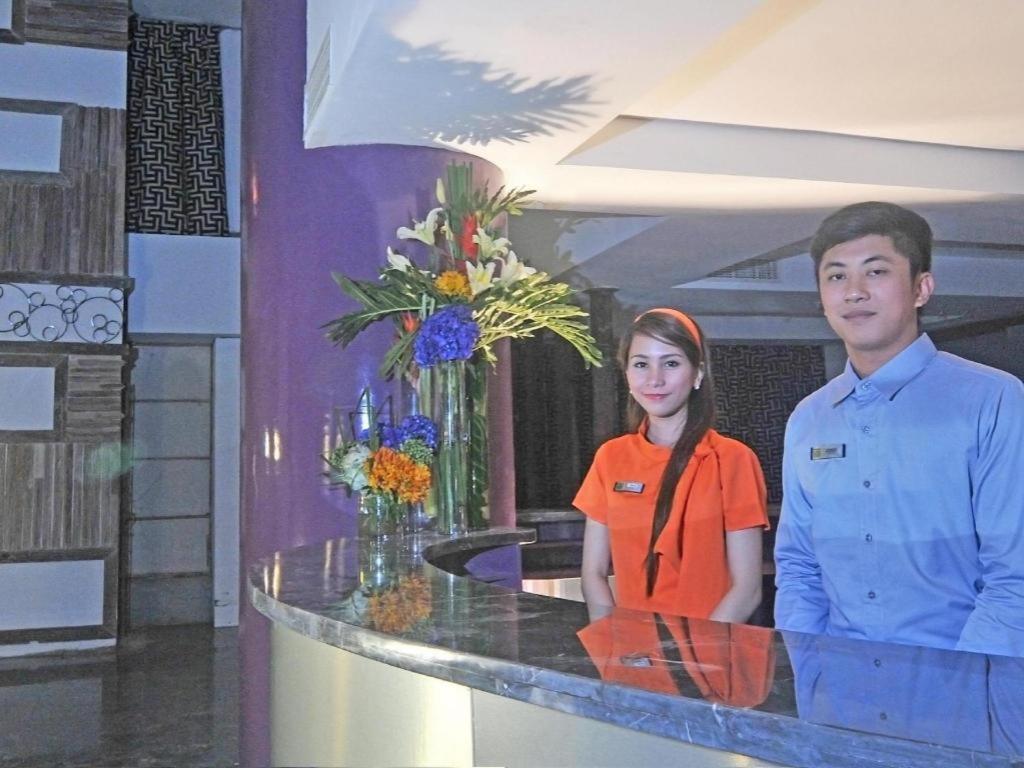 Hive Hotel Quezon City Exterior foto
