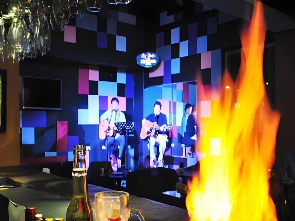 Hive Hotel Quezon City Exterior foto