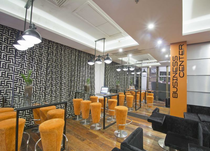 Hive Hotel Quezon City Exterior foto