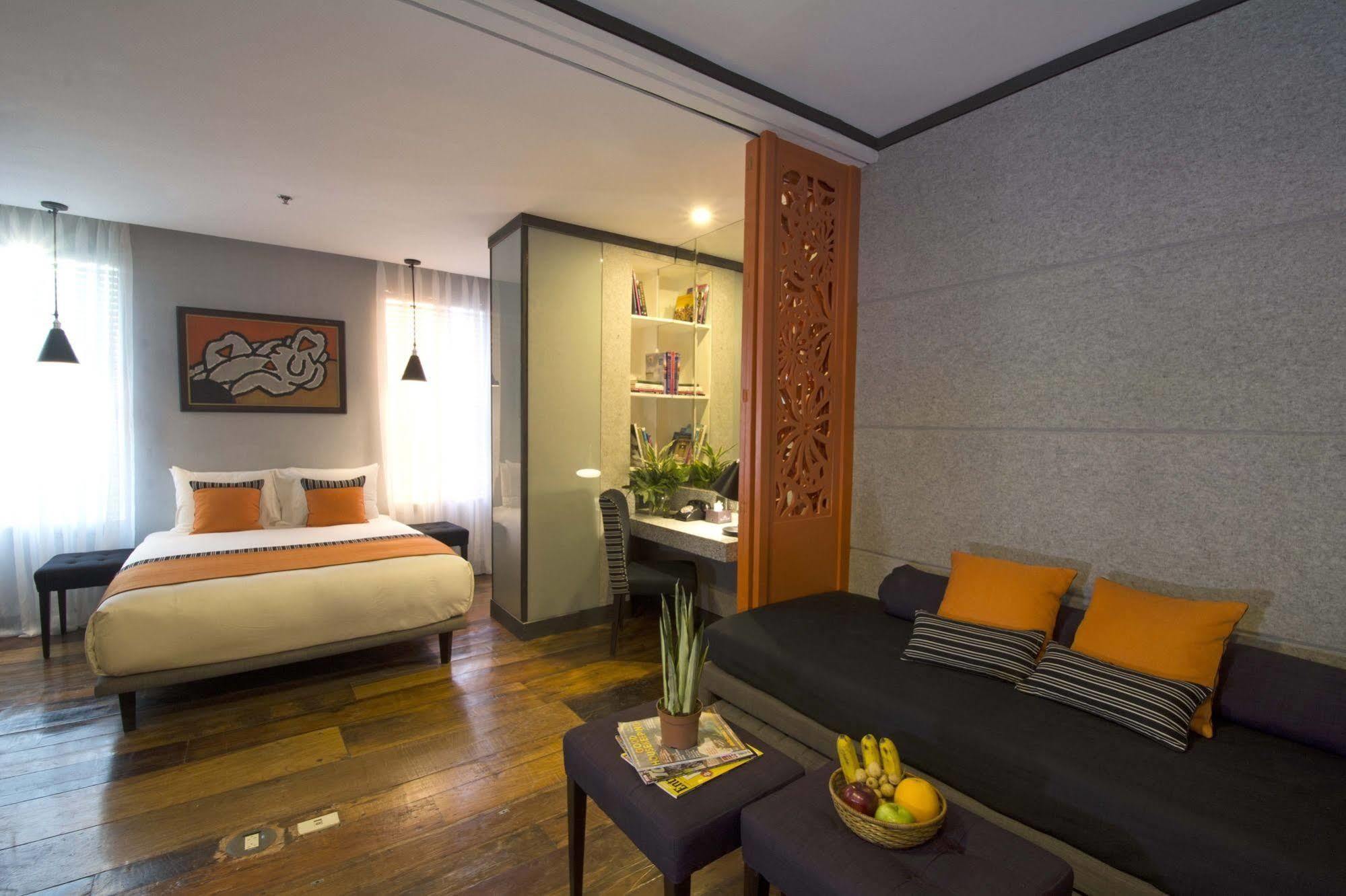 Hive Hotel Quezon City Exterior foto