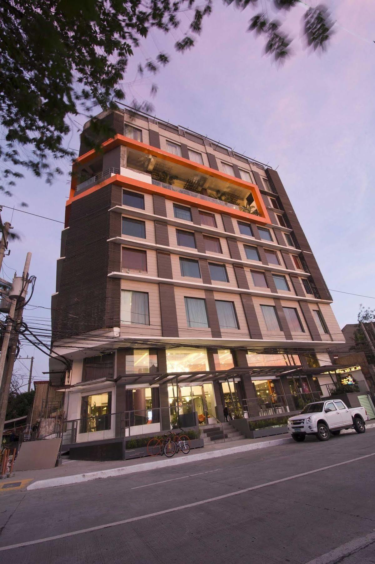 Hive Hotel Quezon City Exterior foto