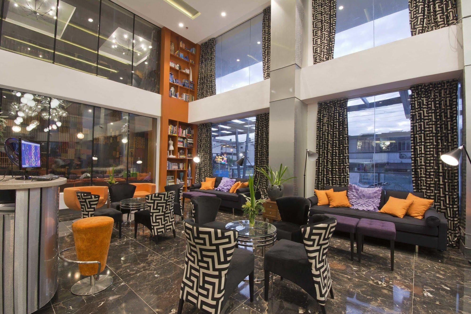 Hive Hotel Quezon City Exterior foto