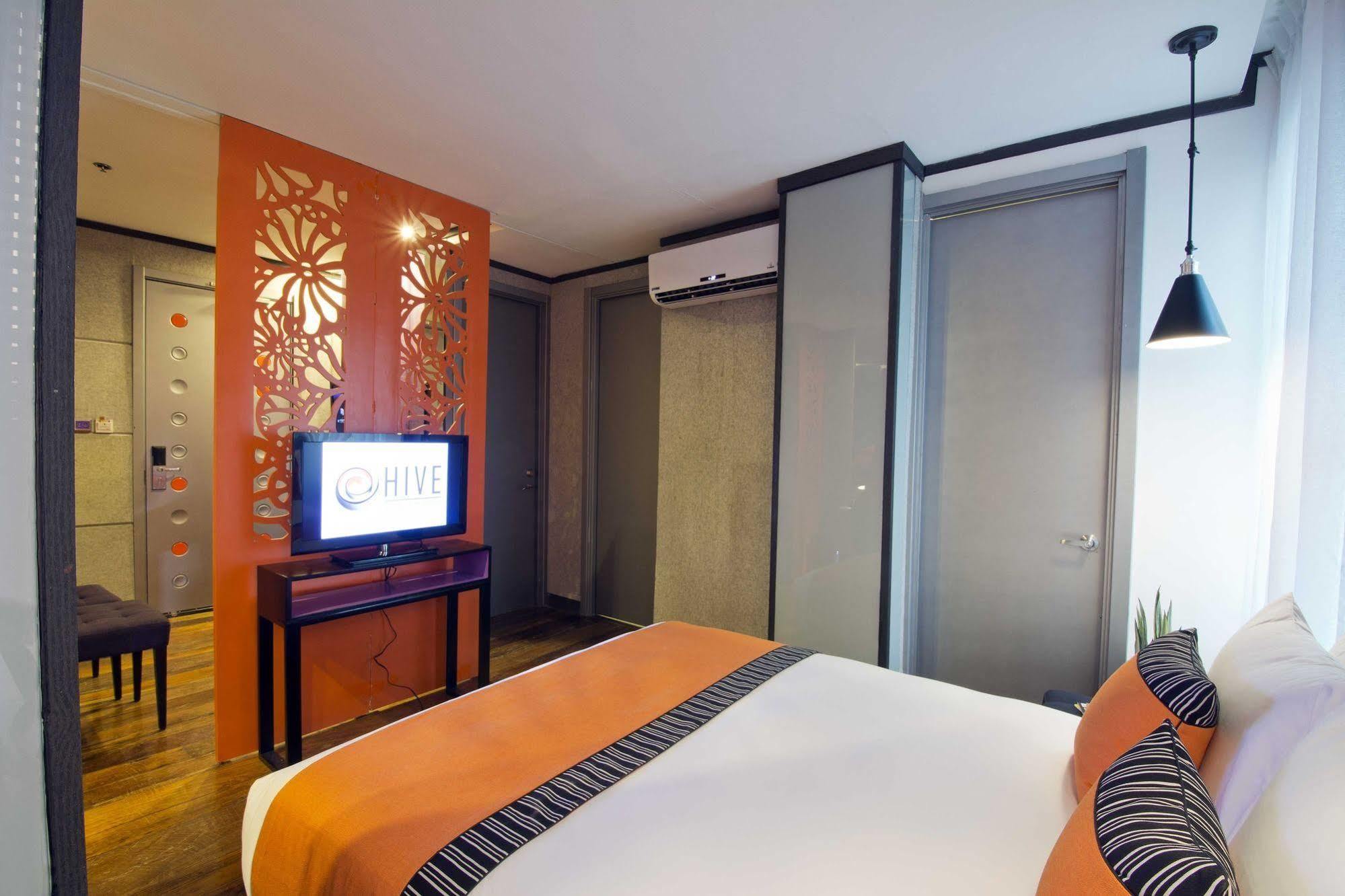 Hive Hotel Quezon City Exterior foto